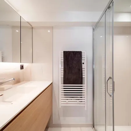 Ref 1985 - - Duplex For Rent * Cannes